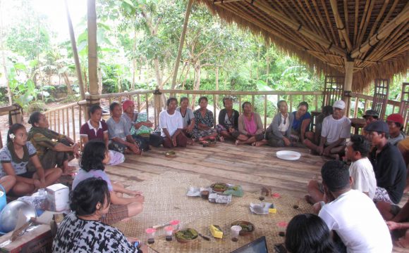 Training on Bulbs and Desalination Processing in Ceningan